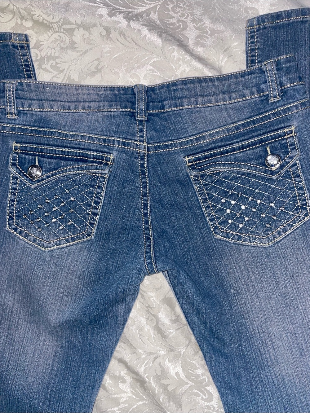 Women’s Blue Embellished Back-Pocket Jeans